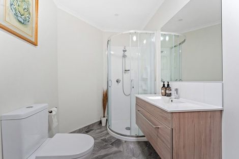 Photo of property in 13 Te Awa Place, Red Beach, 0932