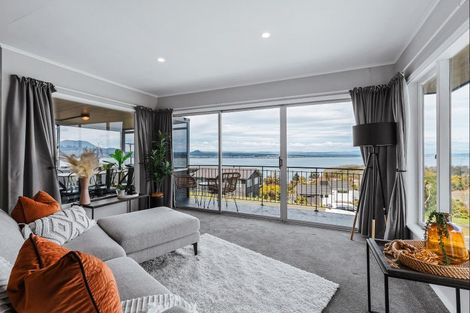 Photo of property in 88 Wakeman Road, Acacia Bay, Taupo, 3330