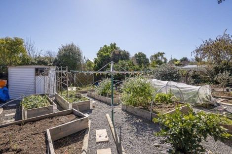 Photo of property in 4 Graham Grove, Waikanae, 5036