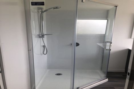 Photo of property in 24 Neil Avenue, Te Atatu Peninsula, Auckland, 0610