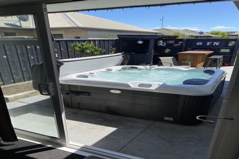 Photo of property in 48 Tahuna Street, Pegasus, 7612