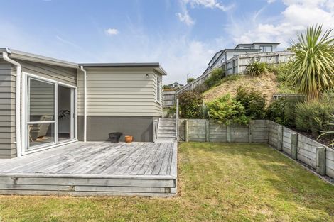 Photo of property in 3 Kaweka Close, Aotea, Porirua, 5024