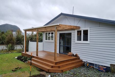 Photo of property in 7 Roberts Street, Whataroa, 7886