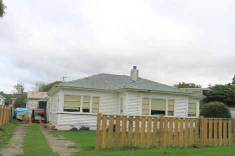 Photo of property in 3 Lyndhurst Road, Tawa, Wellington, 5028