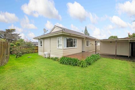 Photo of property in 2/17 Anglers Way, Wattle Downs, Auckland, 2102