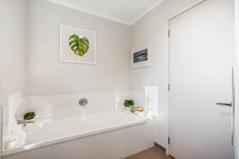 Photo of property in 296a Oaia Road, Muriwai, Waimauku, 0881