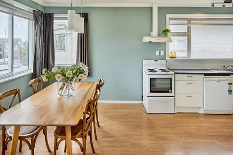 Photo of property in 14 Mana Esplanade, Paremata, Porirua, 5026