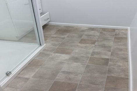 Photo of property in 28-30 Lake Pupuke Drive, Takapuna, Auckland, 0622