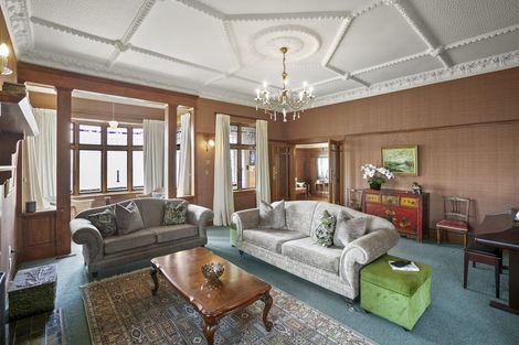 Photo of property in 33 Cameron Street, New Plymouth, 4310