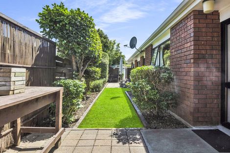 Photo of property in 21a Rosebank Grove, Waikanae, 5036