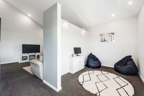 Photo of property in 1/285 Bleakhouse Road, Mellons Bay, Auckland, 2014