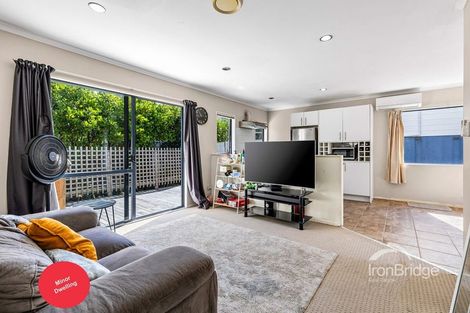 Photo of property in 71 Kemp Road, Massey, Auckland, 0614