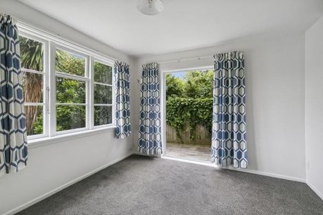 Photo of property in 5 Harland Street, Brooklyn, Wellington, 6021