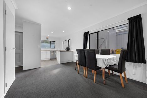 Photo of property in 56 Claverdon Drive, Massey, Auckland, 0614