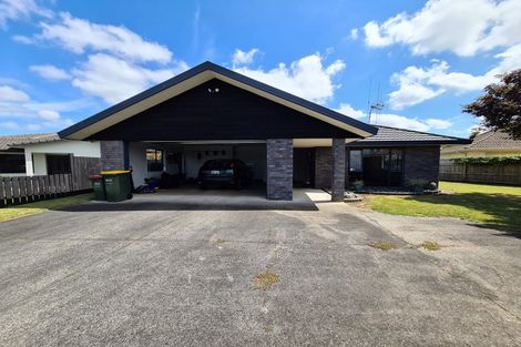 Photo of property in 15 Mangakoea Place, St Andrews, Hamilton, 3200
