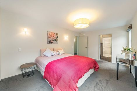 Photo of property in 10 Hollyford Place, Aotea, Porirua, 5024