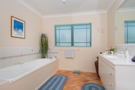 Photo of property in 18 Jacinda Close, Pyes Pa, Tauranga, 3112