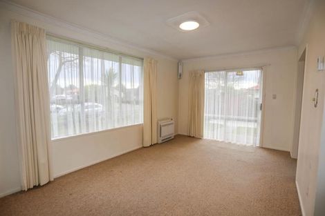 Photo of property in 6 Karnak Crescent, Russley, Christchurch, 8042