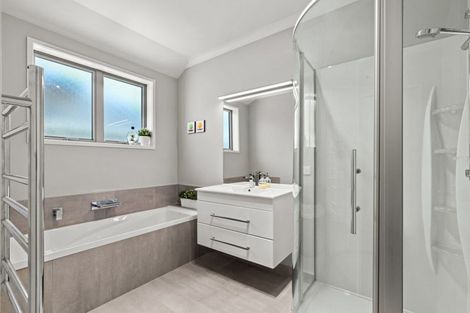 Photo of property in 18 Ruakituri Place, Te Awa, Napier, 4110