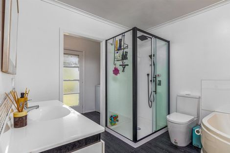 Photo of property in 10 Jones Place, Masterton, 5810