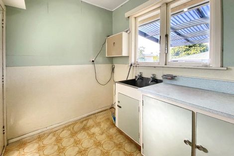 Photo of property in 16 Liverpool Street, Takaro, Palmerston North, 4412