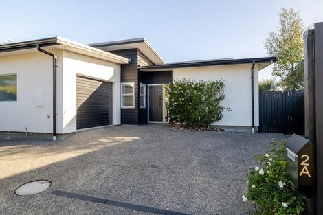 Photo of property in 2a Alton Place, Hokowhitu, Palmerston North, 4410