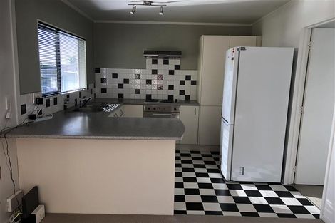 Photo of property in 2/61 Weldene Avenue, Glenfield, Auckland, 0629