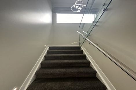 Photo of property in 5b Mander Place, Bucklands Beach, Auckland, 2012