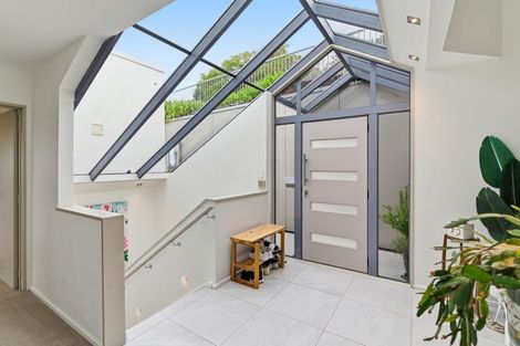 Photo of property in 10 Cadiz Lane, Mount Pleasant, Christchurch, 8081