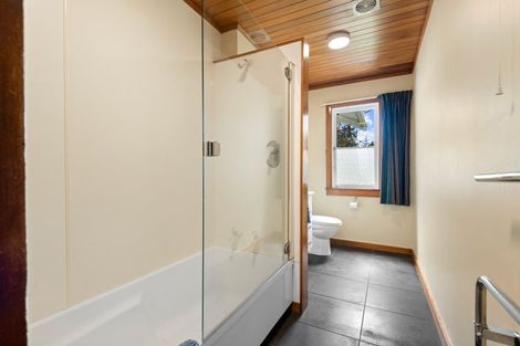 Photo of property in 17 Milverton Avenue, Hokowhitu, Palmerston North, 4410