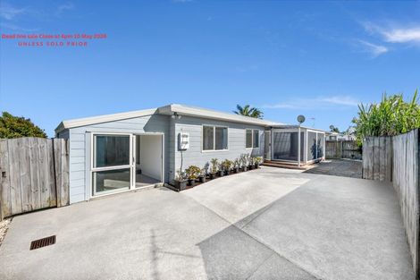 Photo of property in 2/39 Templeton Place, Clendon Park, Auckland, 2103