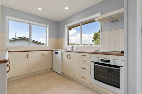 Photo of property in 102 Sartors Avenue, Browns Bay, Auckland, 0630