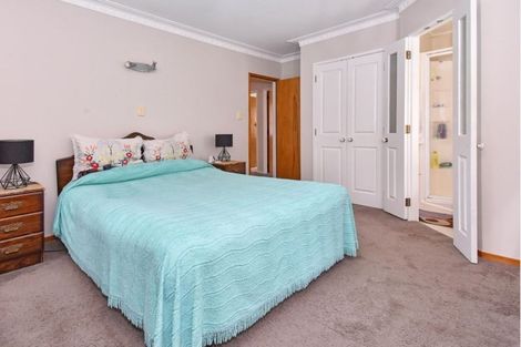 Photo of property in 64 Hill Road, Hillpark, Auckland, 2102