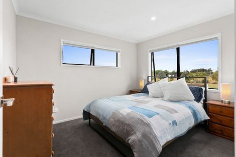 Photo of property in 64 Farm Road, Waipukurau, 4284