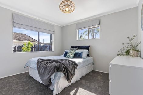 Photo of property in 2/74 Pah Road, Papatoetoe, Auckland, 2025