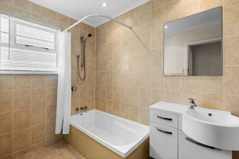 Photo of property in 16 Shearer Place, Pirimai, Napier, 4112