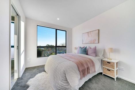 Photo of property in 2/32 Tiraumea Drive, Pakuranga, Auckland, 2010