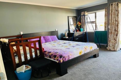 Photo of property in 38 Margaret Shields Avenue, Aotea, Porirua, 5024