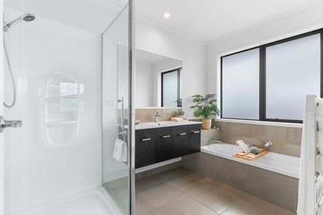 Photo of property in 20 Kowi Lakes Drive, One Tree Point, 0118