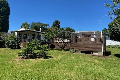 Photo of property in 18 School Road, Riverhead, 0820