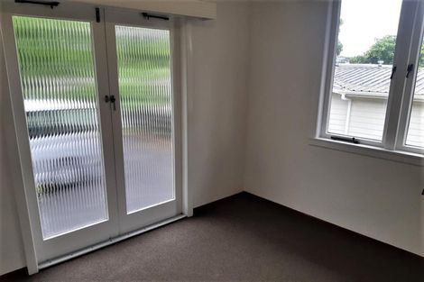 Photo of property in 1/29 Lake Road, Northcote, Auckland, 0627