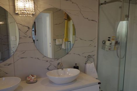 Photo of property in 121 Cashmere Drive, Fitzherbert, Palmerston North, 4410