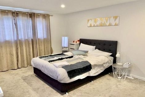 Photo of property in 52 Golden Morning Drive, Albany Heights, Auckland, 0632