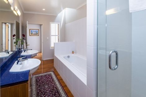 Photo of property in 62 Parkhill Road, Mellons Bay, Auckland, 2014