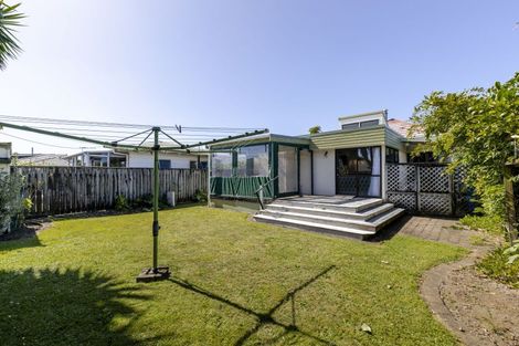 Photo of property in 5 Seddon Street, Westown, New Plymouth, 4310