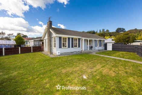 Photo of property in 62 Hillside Drive, Maoribank, Upper Hutt, 5018