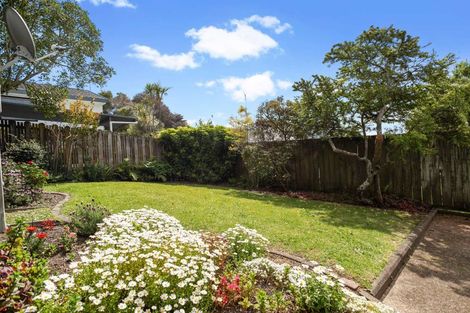 Photo of property in 1/3 Jumento Place, Unsworth Heights, Auckland, 0632
