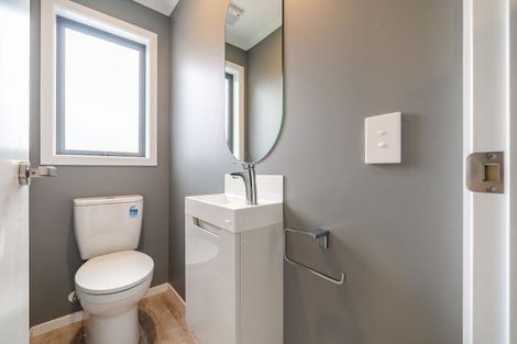 Photo of property in 2/10 Marion Street, Silverstream, Upper Hutt, 5019