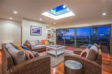 Photo of property in 10 Ocean Parade, Pukerua Bay, 5026