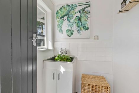 Photo of property in 1/15 Stanley Avenue, Milford, Auckland, 0620